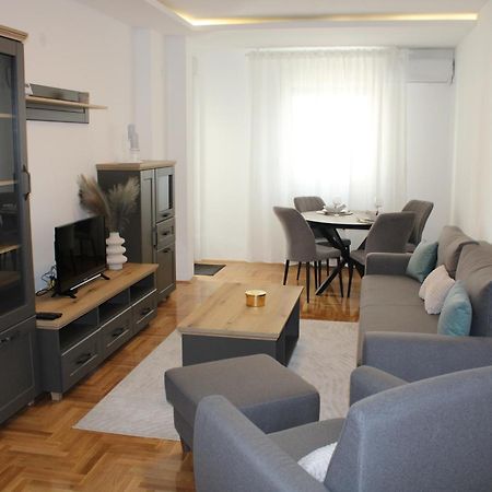 Apartment M سميديريفو المظهر الخارجي الصورة